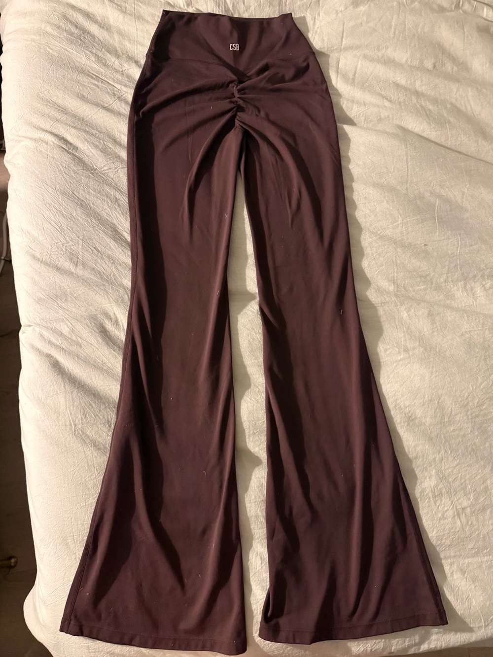 CSB Form Invisible Scrunch Flare Leggings | Espresso S - Picture 5 of 9